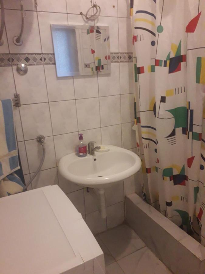 Cosmo Hostel Belgrado Buitenkant foto