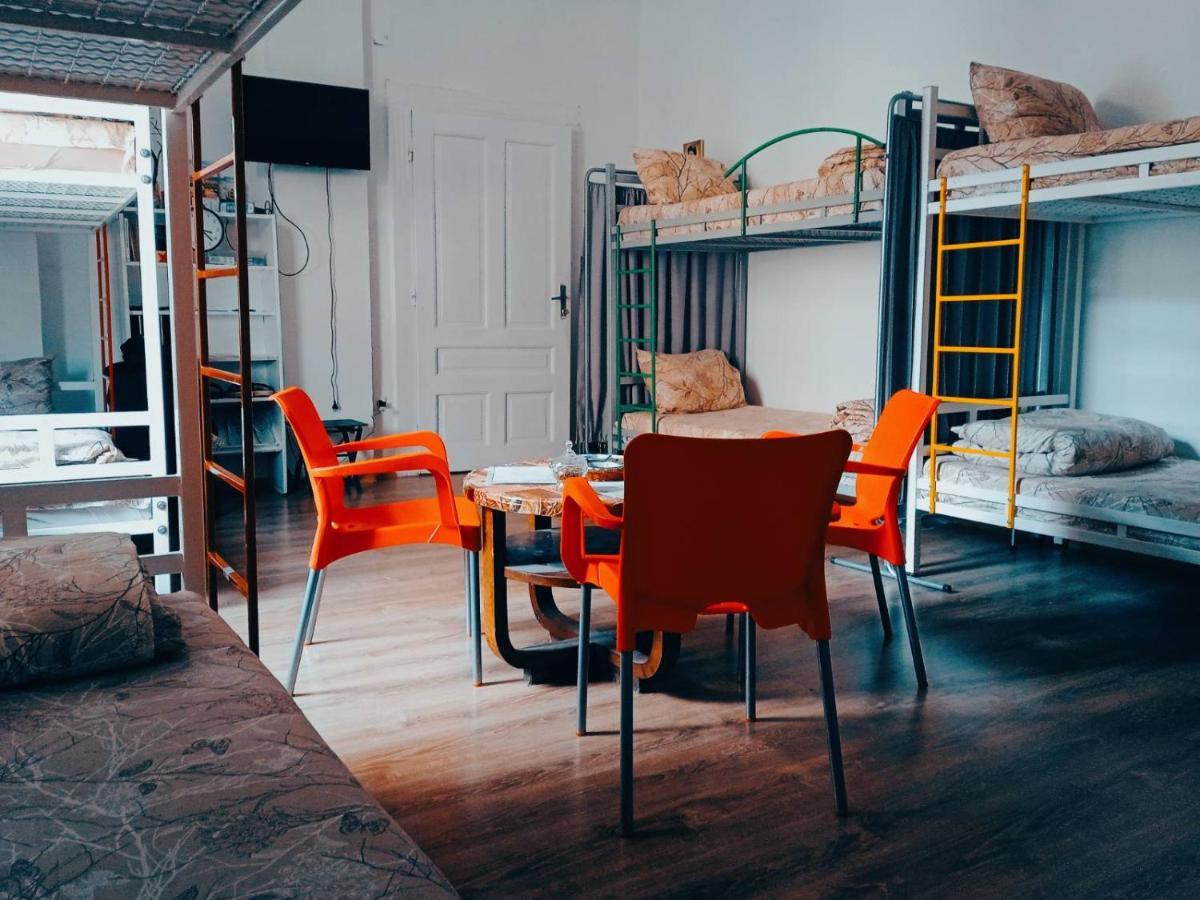 Cosmo Hostel Belgrado Buitenkant foto